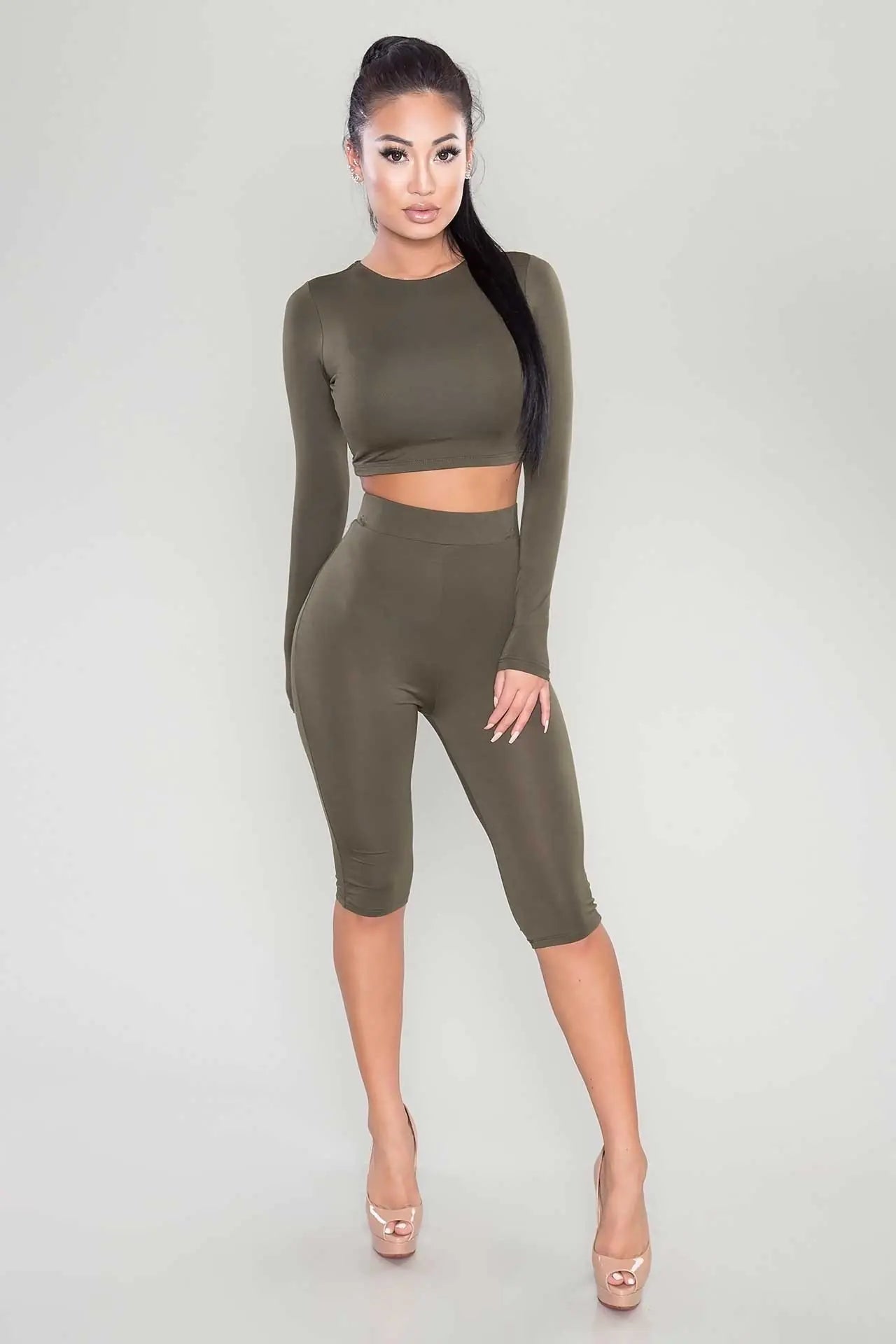 Casual Long Sleeve Crop Top and Yoga Shorts Set